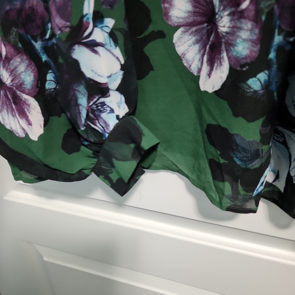 Zac and Rachel Green purple and blue floral sheer top - Picture 6 of 9